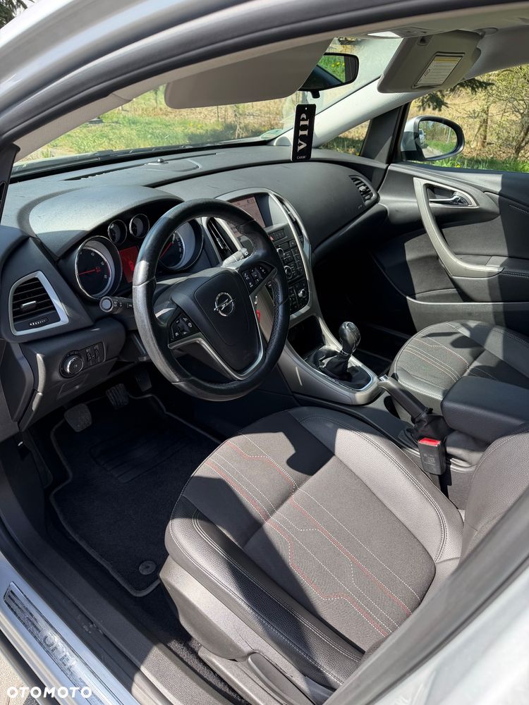 Opel Astra 1.7 CDTI DPF 150 Jahre - 9