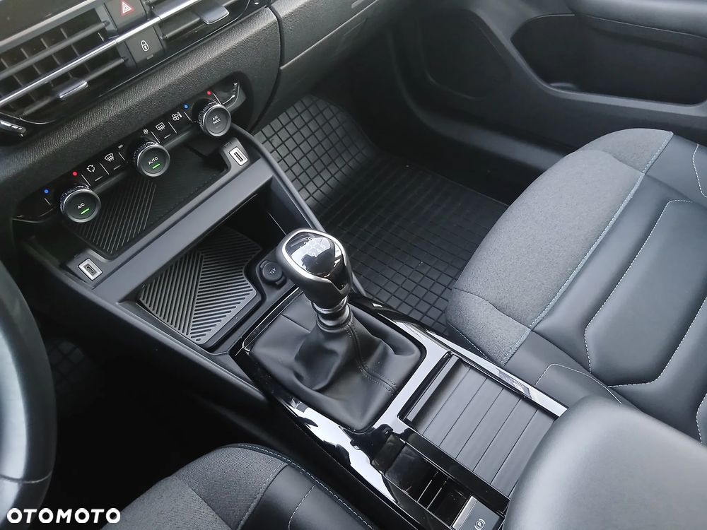 Citroën C4 1.2 PureTech Max S&S - 19