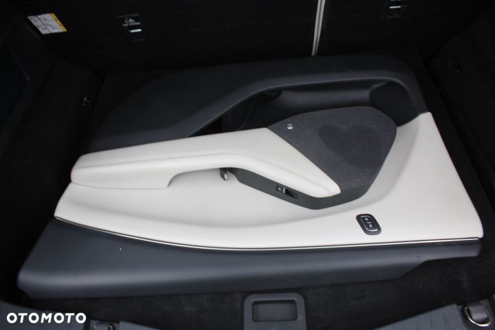 Ford Mustang Mach-E AWD PREMIUM - 23