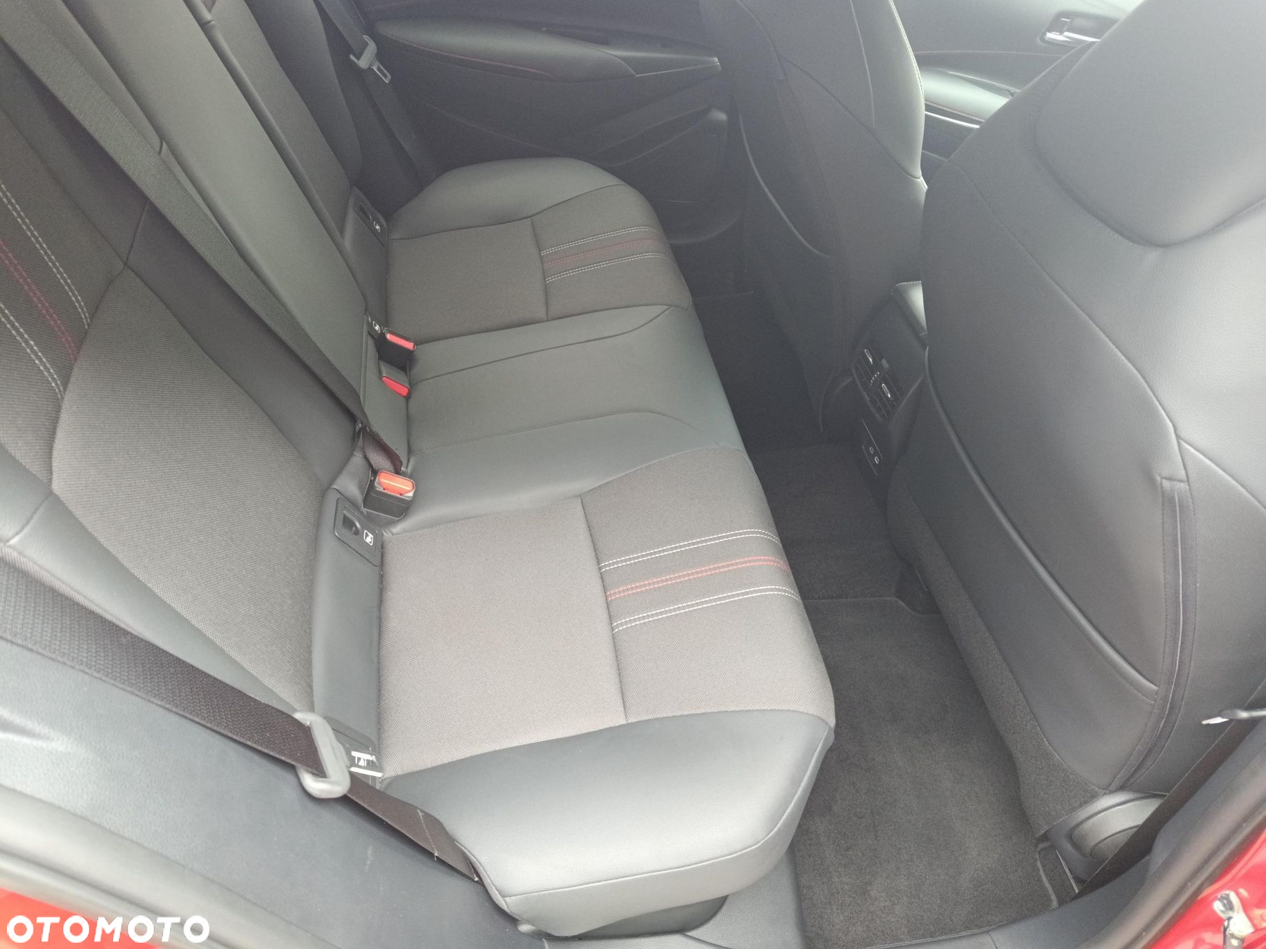 Toyota Corolla 1.8 Hybrid GR Sport - 14
