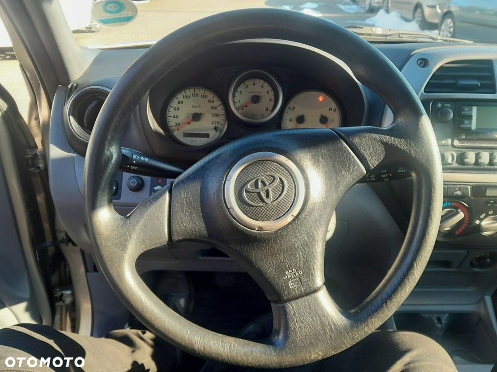 Toyota RAV4 2.0 VVT-i 4x4 - 15