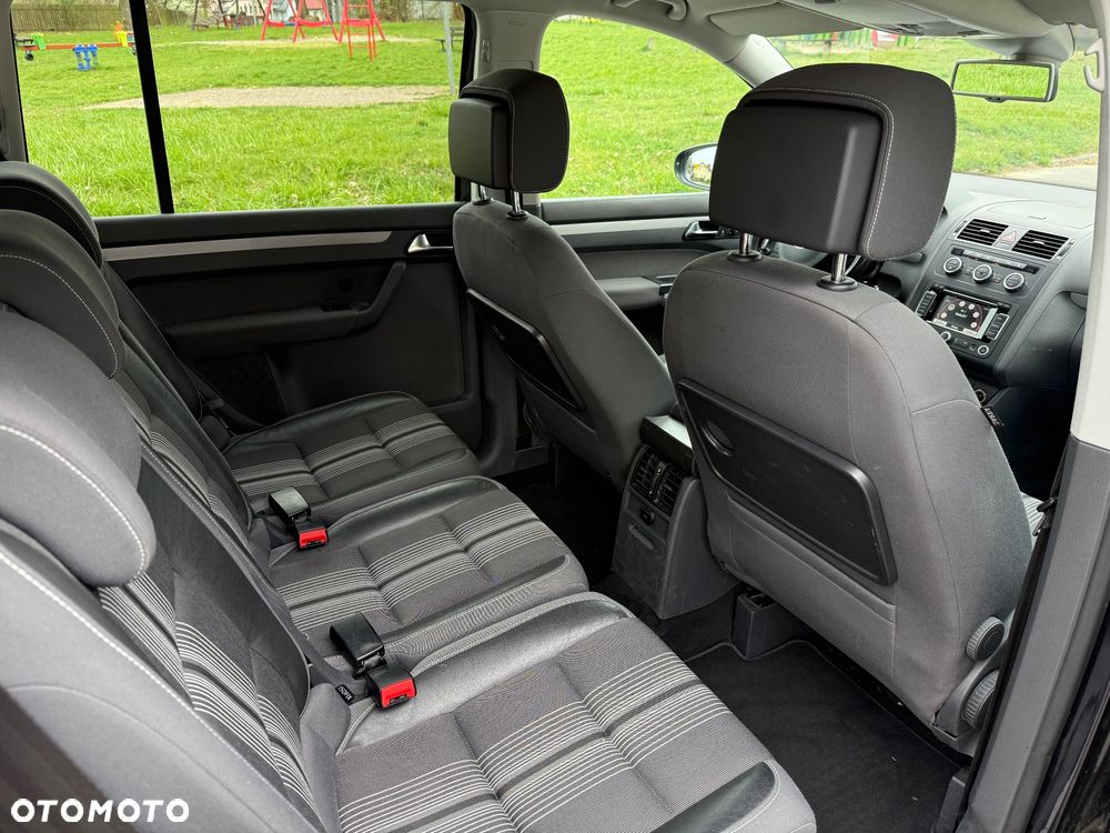 Volkswagen Touran 2.0 TDI DPF DSG MATCH - 16