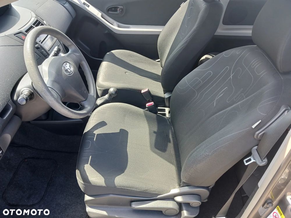 Toyota Yaris 1.0 Terra A/C - 5