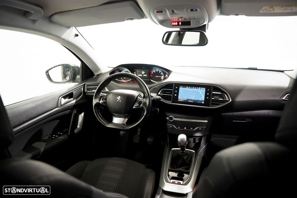 Peugeot 308 SW 1.2 PureTech Allure - 4