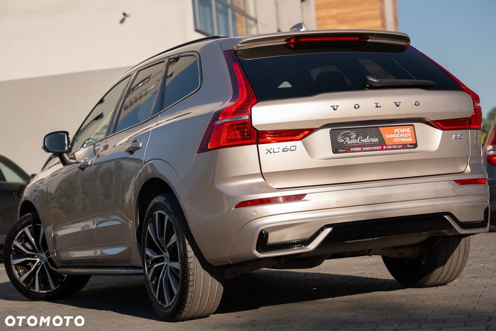 Volvo XC 60 D5 AWD R-Design - 16