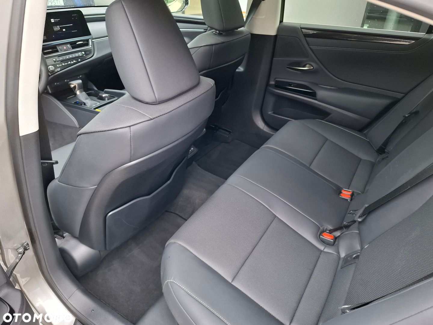 Lexus ES - 15