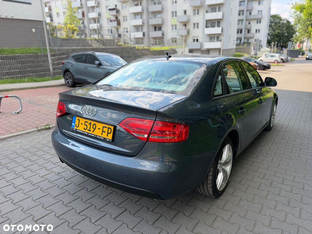 Audi A4 Limousine - 9