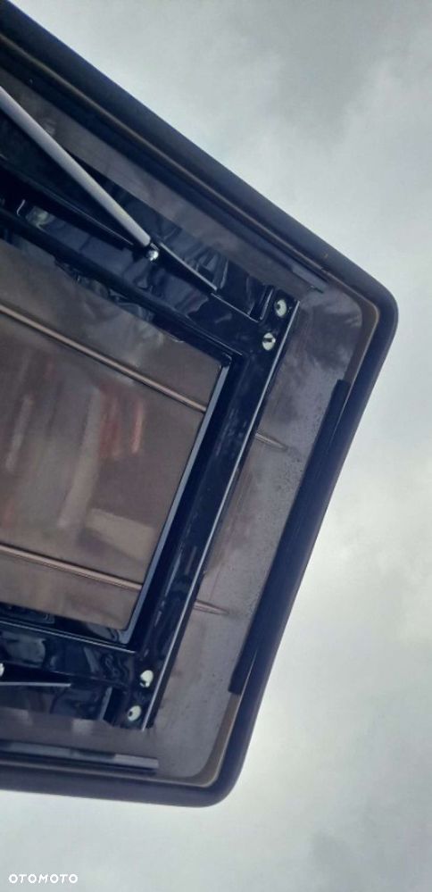 Volkswagen Touran - 36