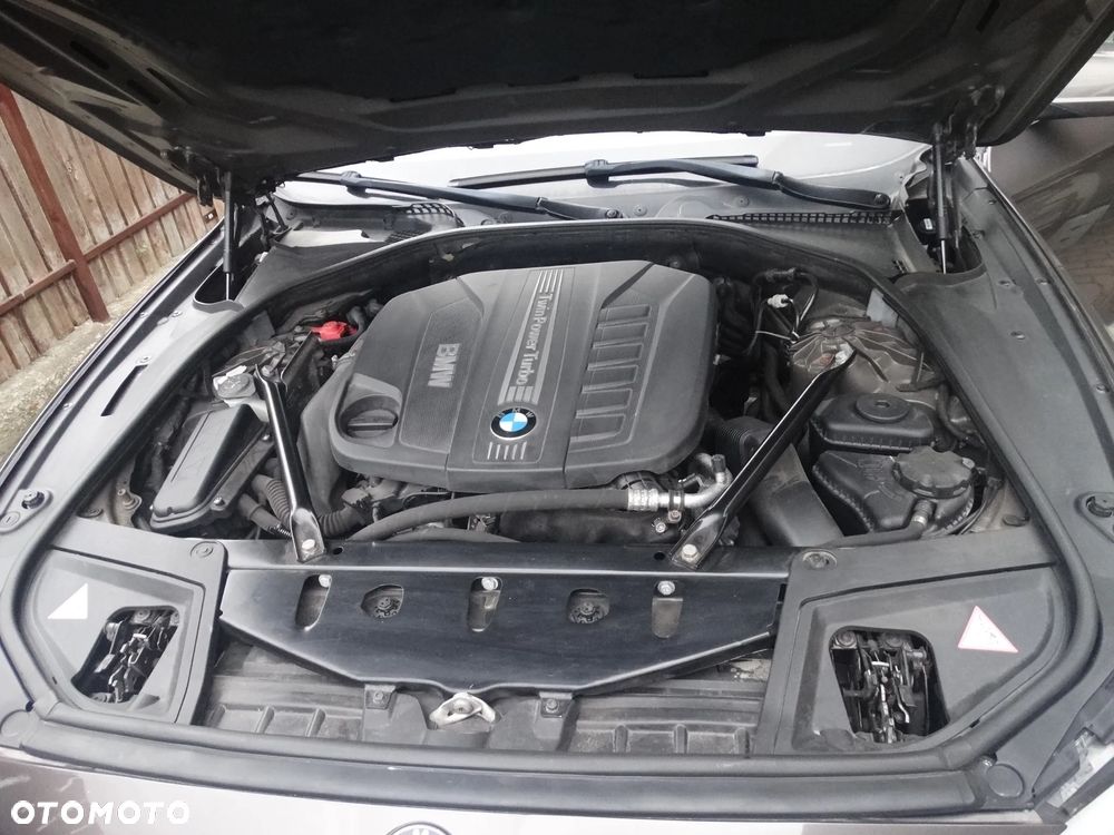 BMW Seria 5 530d xDrive - 16