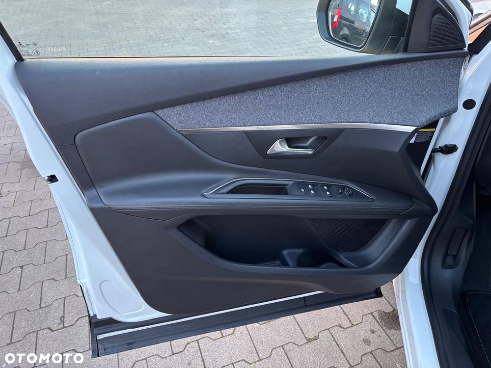 Peugeot 3008 1.2 PureTech Allure S&S - 14