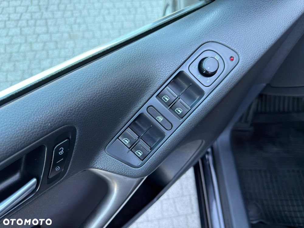 Volkswagen Tiguan - 38