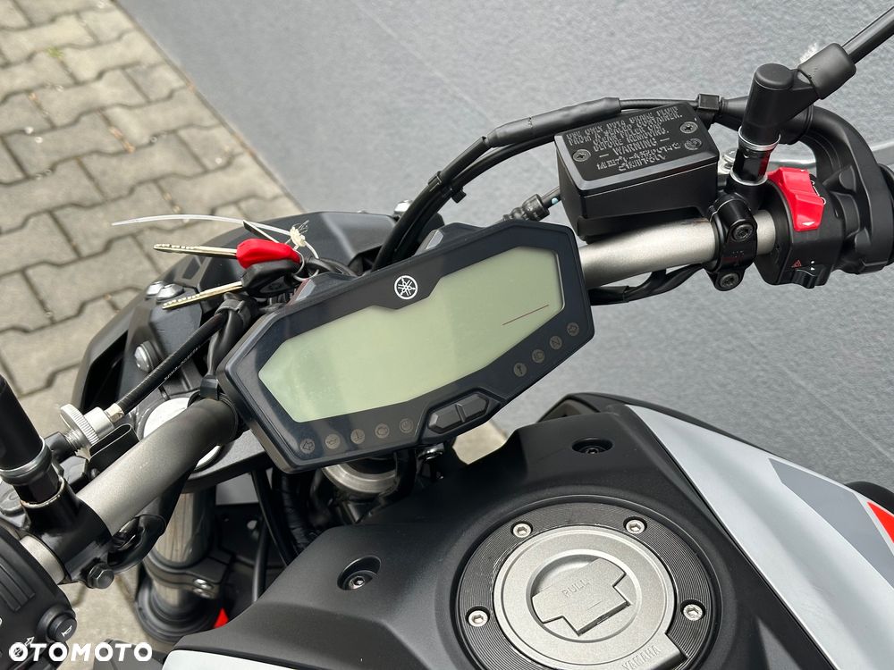 Yamaha MT - 17