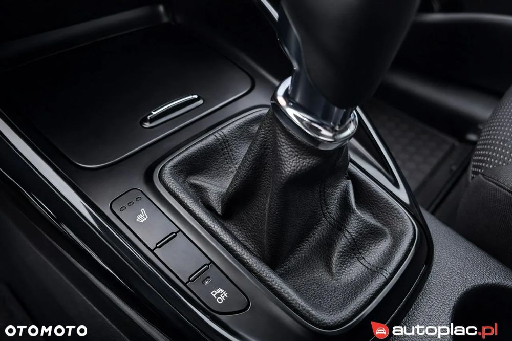 Kia Carens 1.6 GDI Dream Team Edition - 16