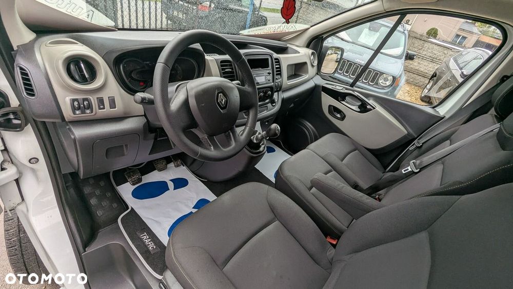 Renault Trafic - 16