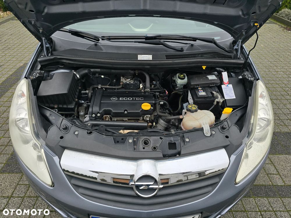 Opel Corsa 1.2 16V Essentia - 9