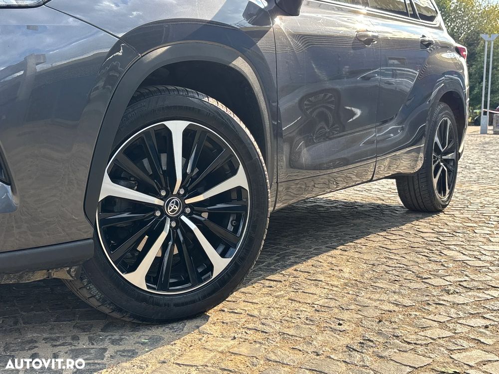 Toyota Highlander 2.5 L Dynamic Force 248CP Luxury Metallic - 35
