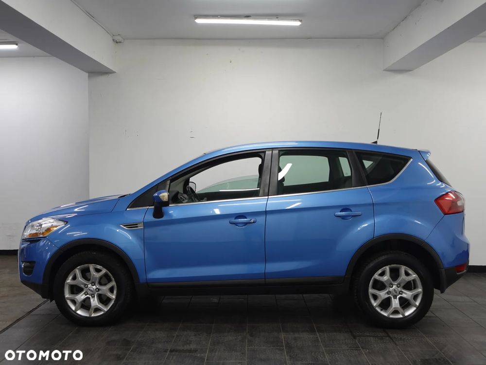 Ford Kuga 2.0 TDCi 2x4 Titanium - 4