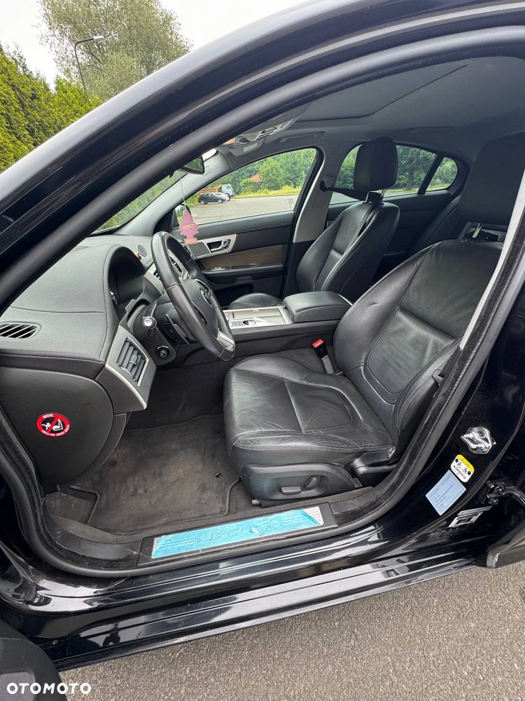 Jaguar XF 2.0 T Luxury - 20