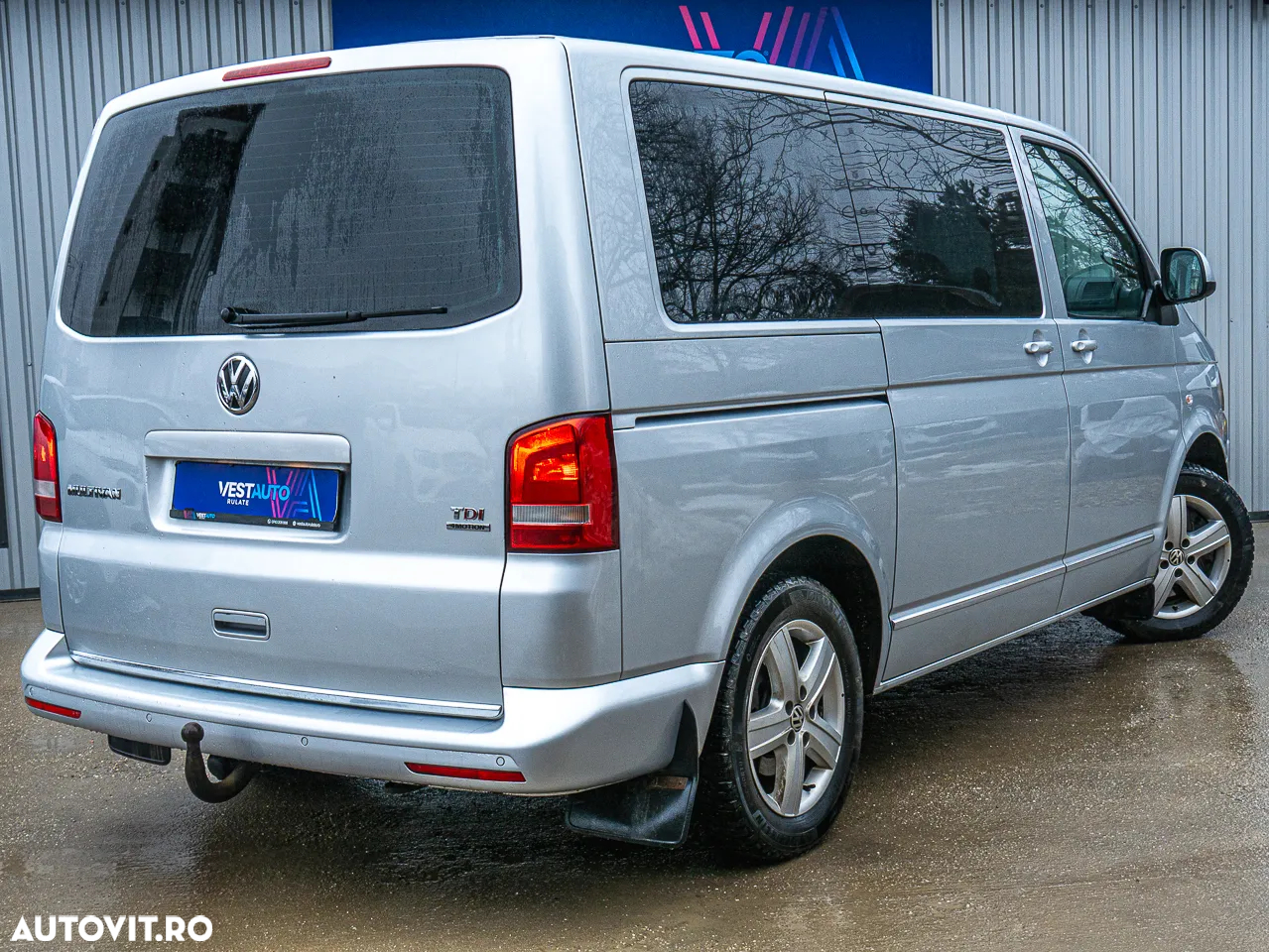 Volkswagen Multivan - 2