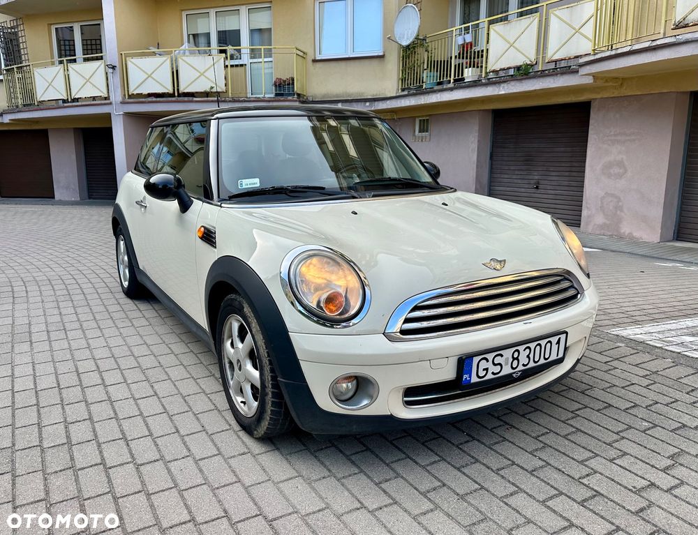 MINI Cooper Standard - 2