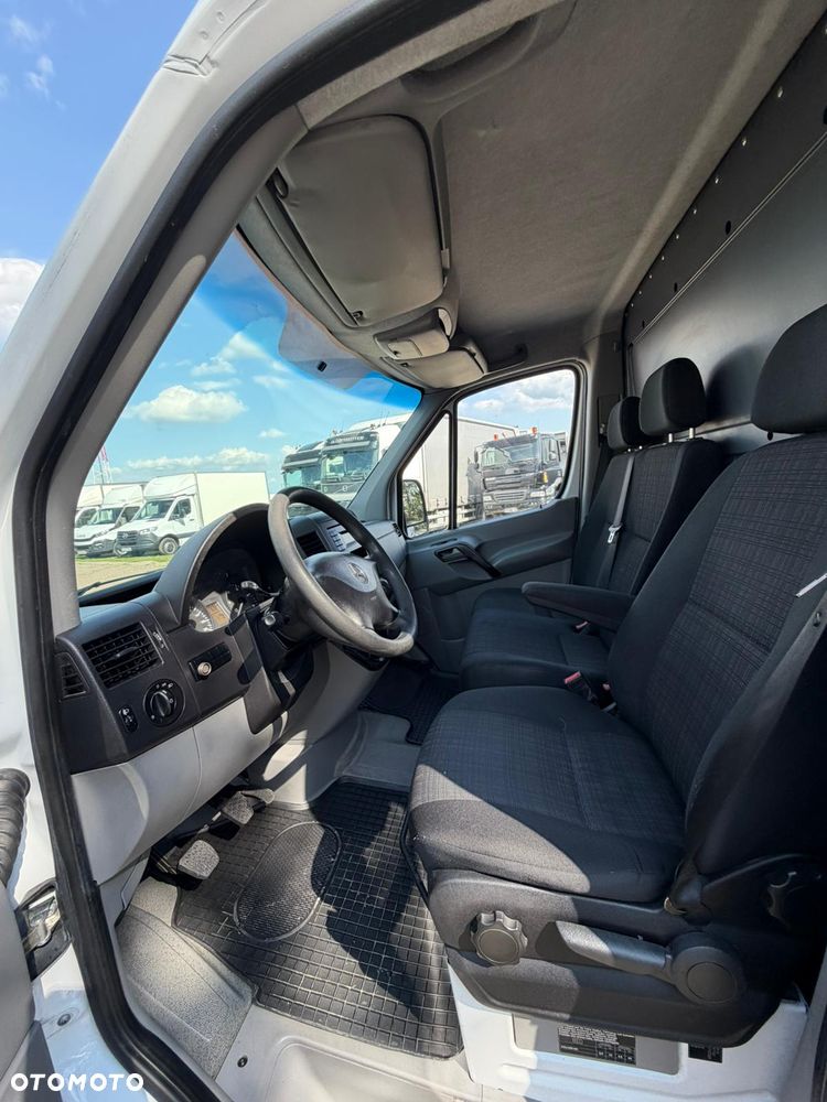 Mercedes-Benz Sprinter - 16