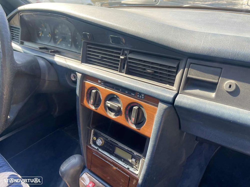 Mercedes-Benz 190 D 2.0 - 11