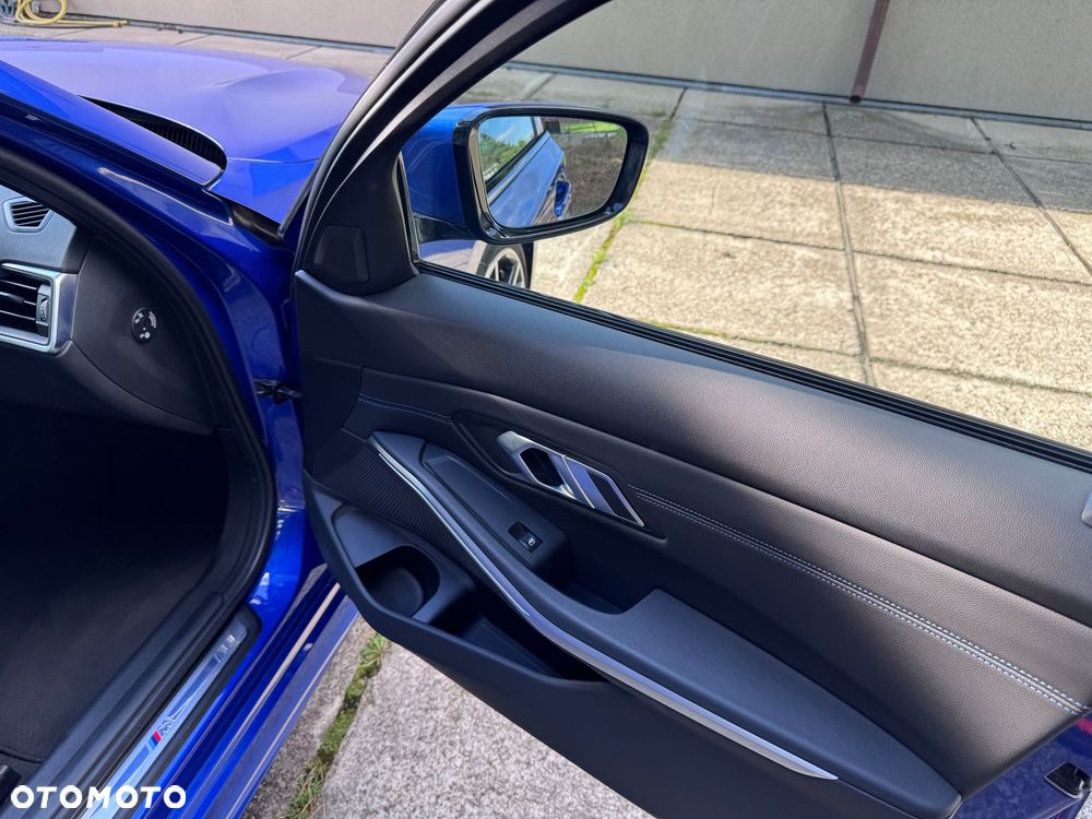 BMW Seria 3 320d xDrive MHEV M Sport sport - 15