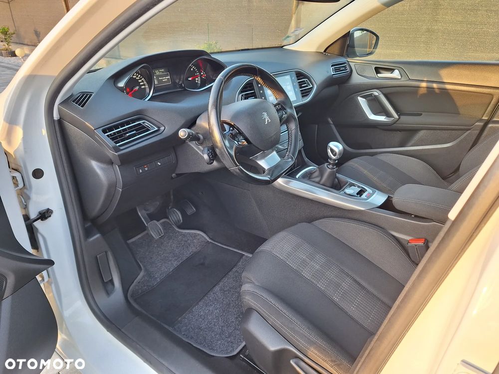 Peugeot 308 SW BlueHDi 150 Stop & Start Allure - 4