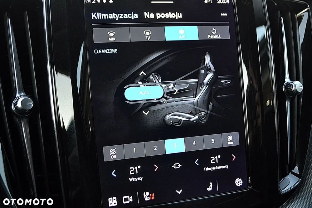 Volvo XC 60 B4 D Plus Dark - 21