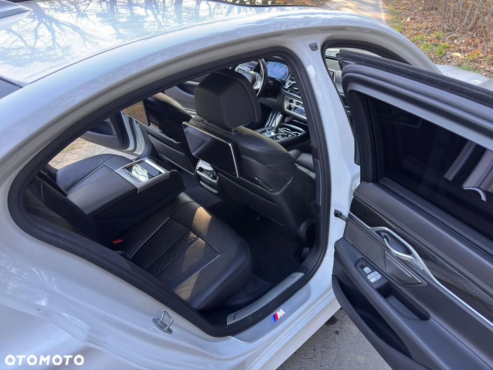 BMW Seria 7 750i xDrive - 30