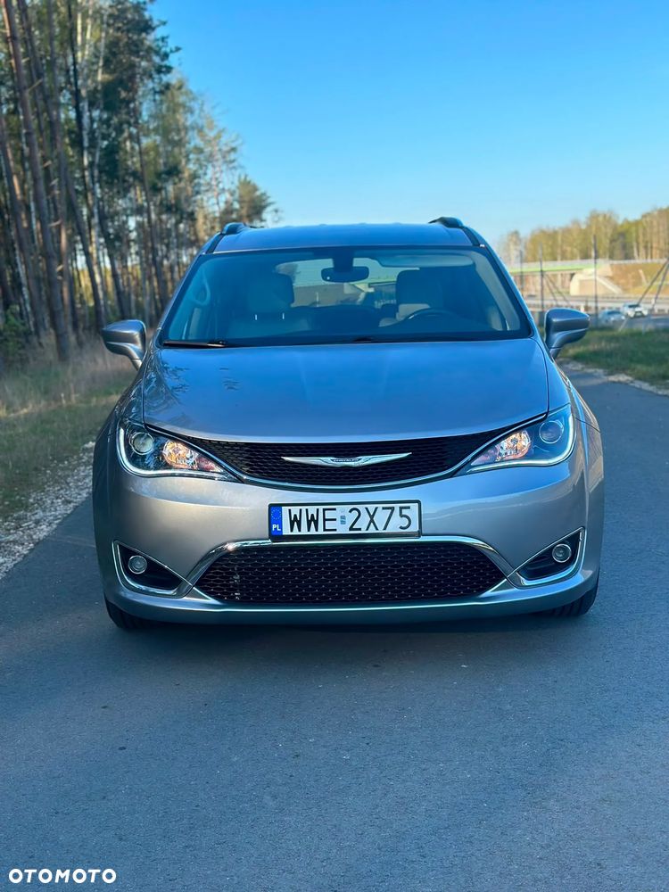Chrysler Pacifica - 3