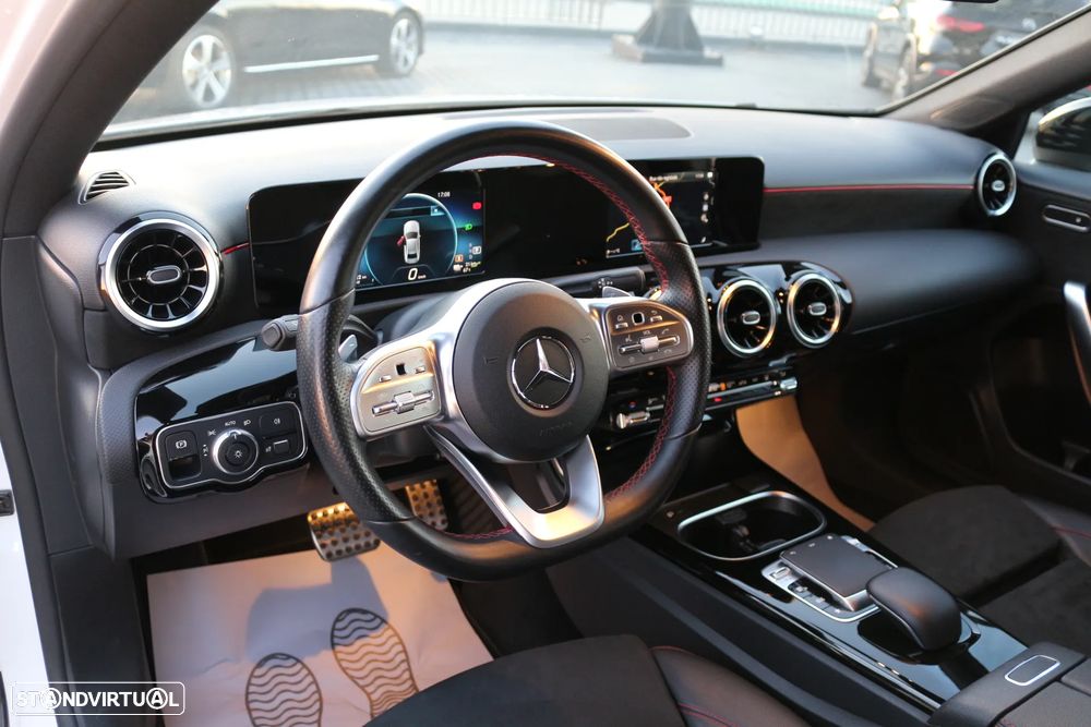 Mercedes-Benz A 250 Limousine e AMG Line - 14