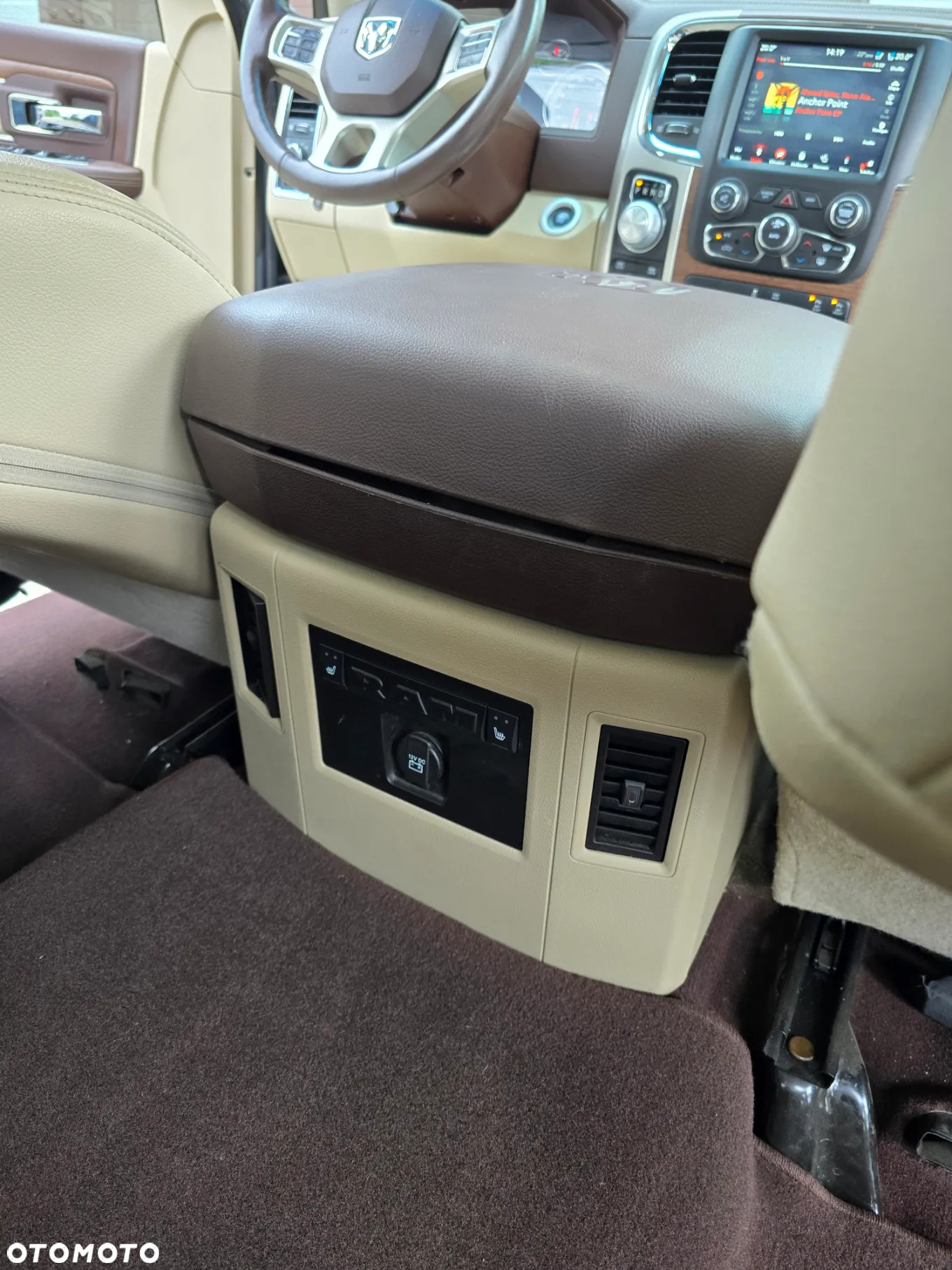 RAM 1500 5.7 Crew Cab Shortbed Laramie Sport Full - 28