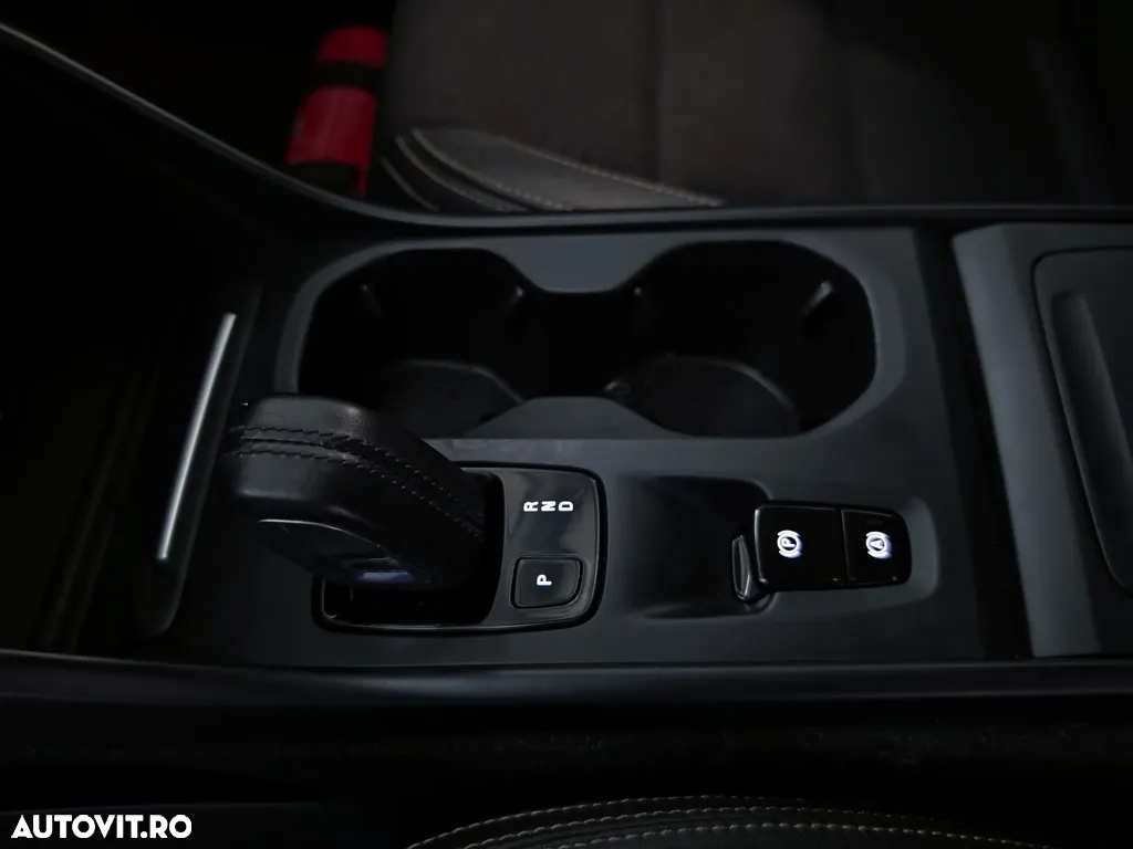 Volvo XC 40 T3 AT8 Momentum - 6