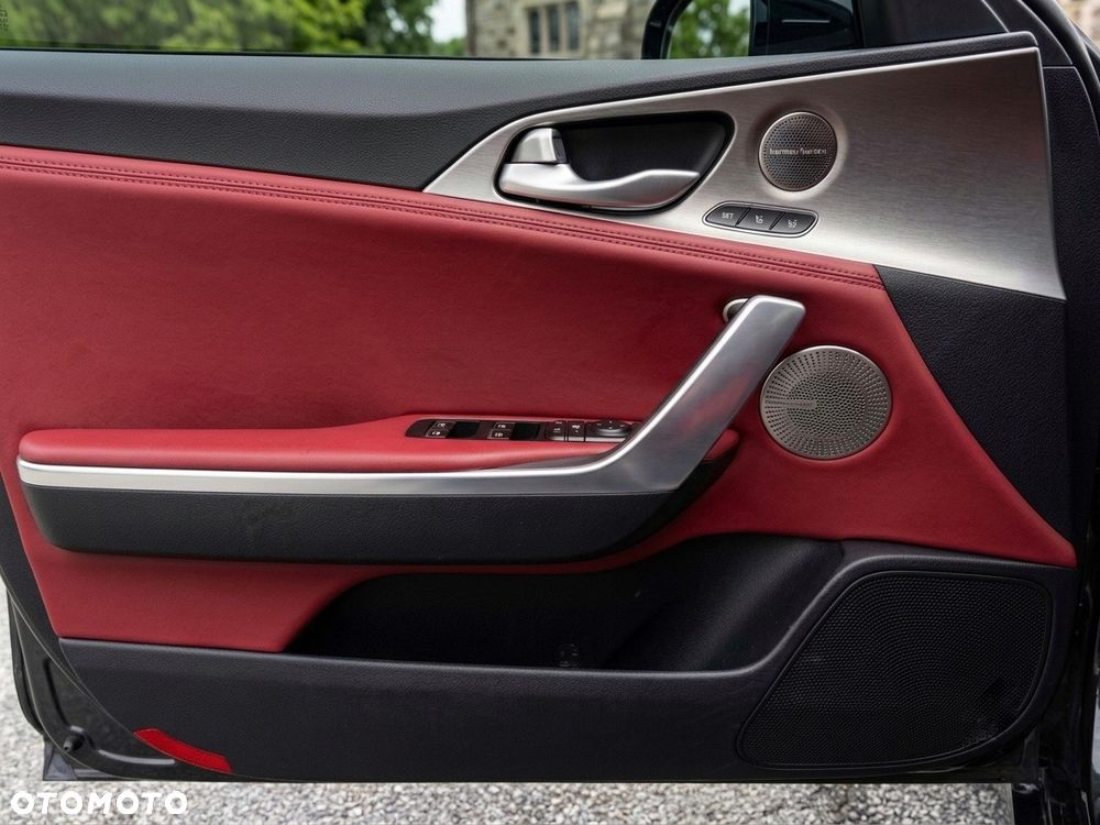 Kia Stinger - 18