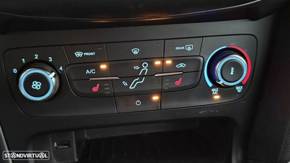 Ford Focus SW 1.5 TDCi Titanium ECOnetic - 26