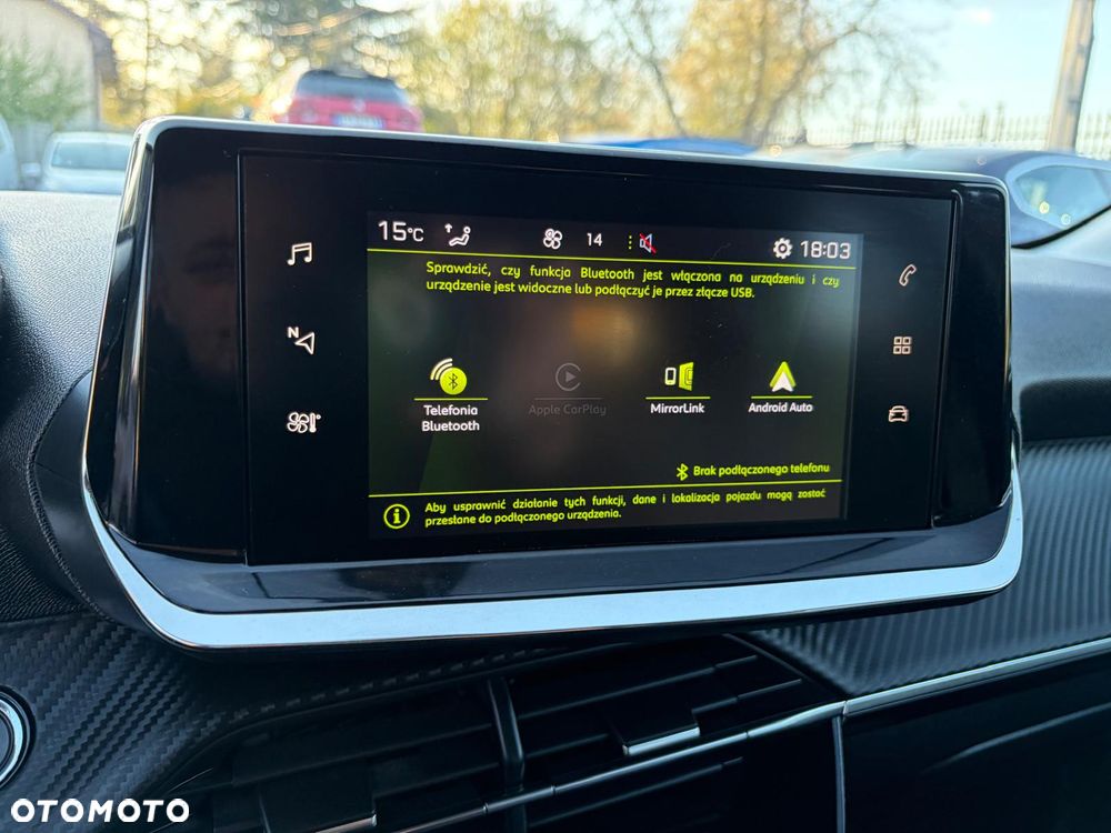 Peugeot 208 PureTech 100 EAT8 Allure - 26