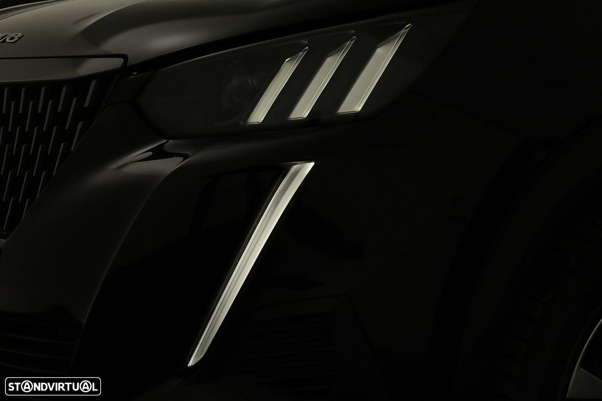 Peugeot 2008 1.2 PureTech GT EAT8 - 6