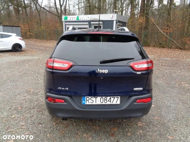 Jeep Cherokee - 4