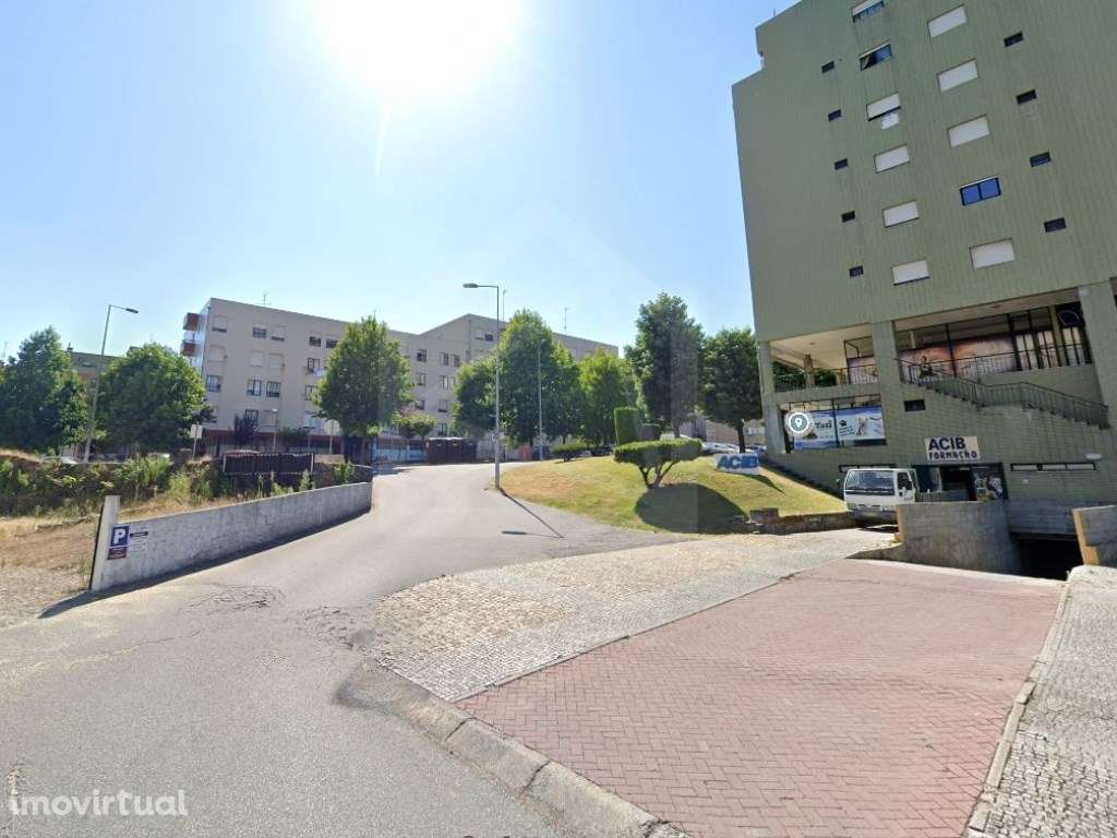 Garagem em Arcozelo - Grande imagem: 4/4