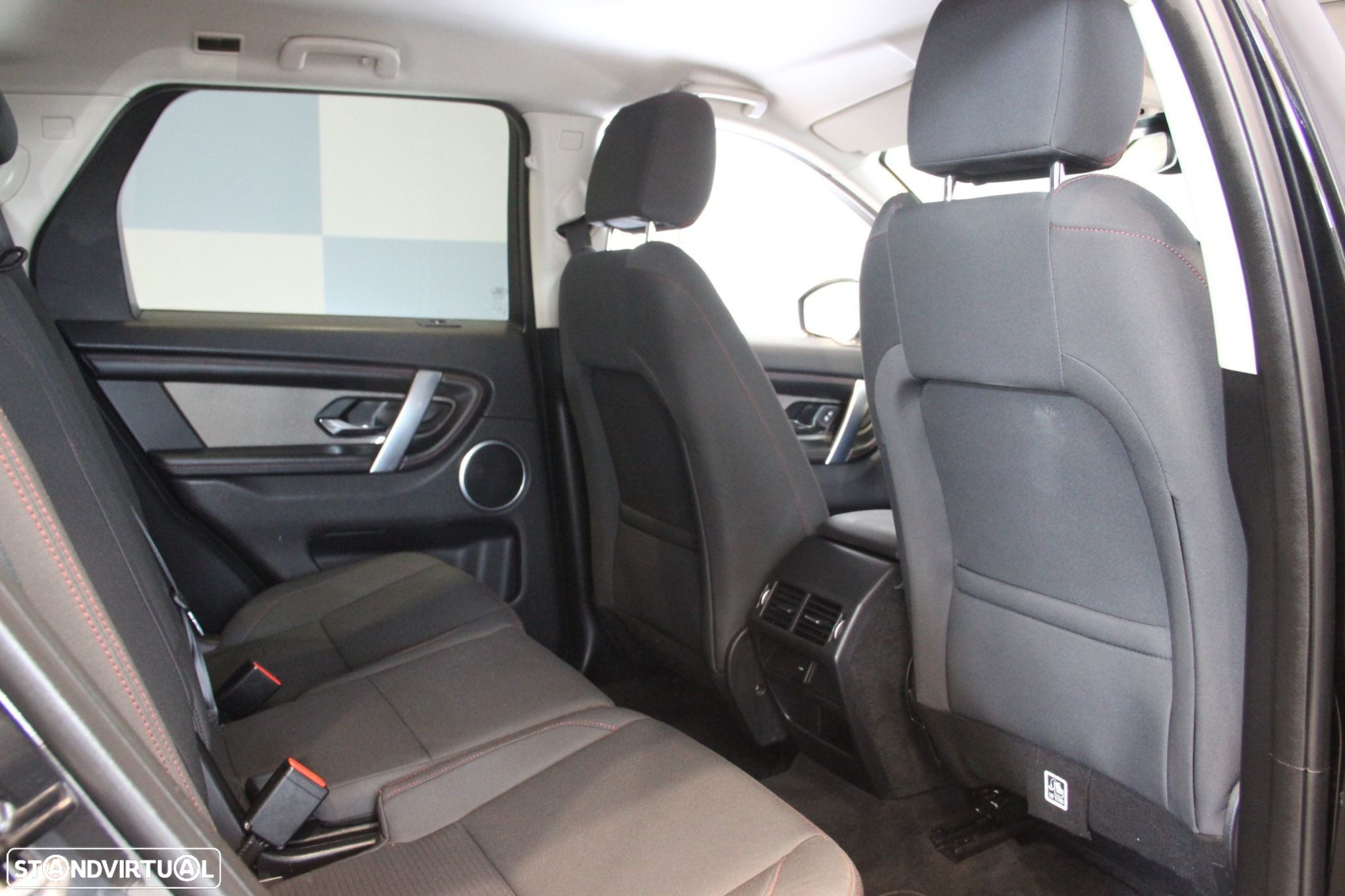 Land Rover Discovery Sport 2.0 eD4 R-Dynamic 7L - 14