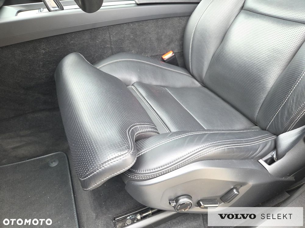 Volvo XC 60 T8 Plug-In Hybrid AWD R-Design - 26