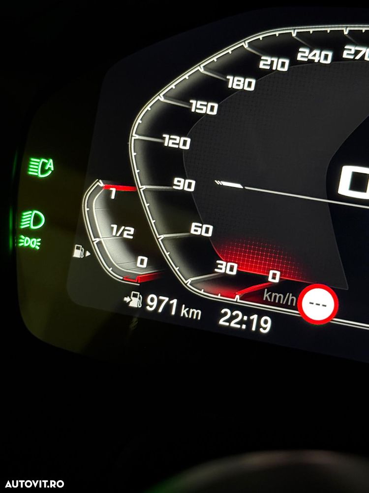 BMW Seria 3 330i Aut. M Sport - 36