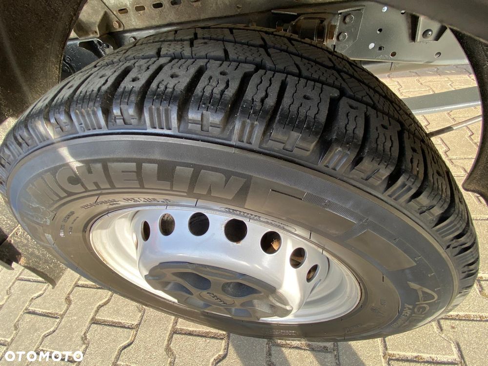 Iveco DAILY 35-160 HI-MATIC KONTENER WINDA 214.000 KM PRZEBIEGU - 20