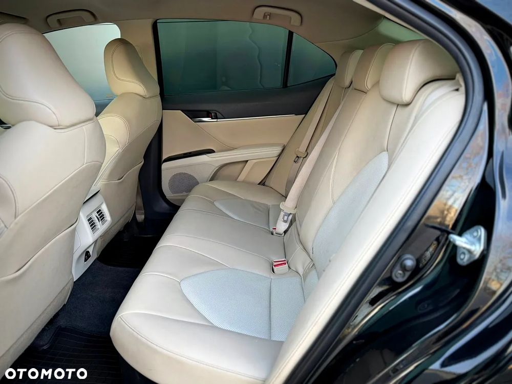 Toyota Camry 2.5 Hybrid Executive CVT - 20