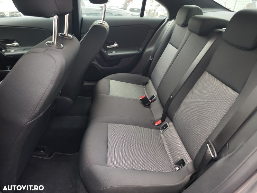 Mercedes-Benz CLA 200 7G-DCT - 15