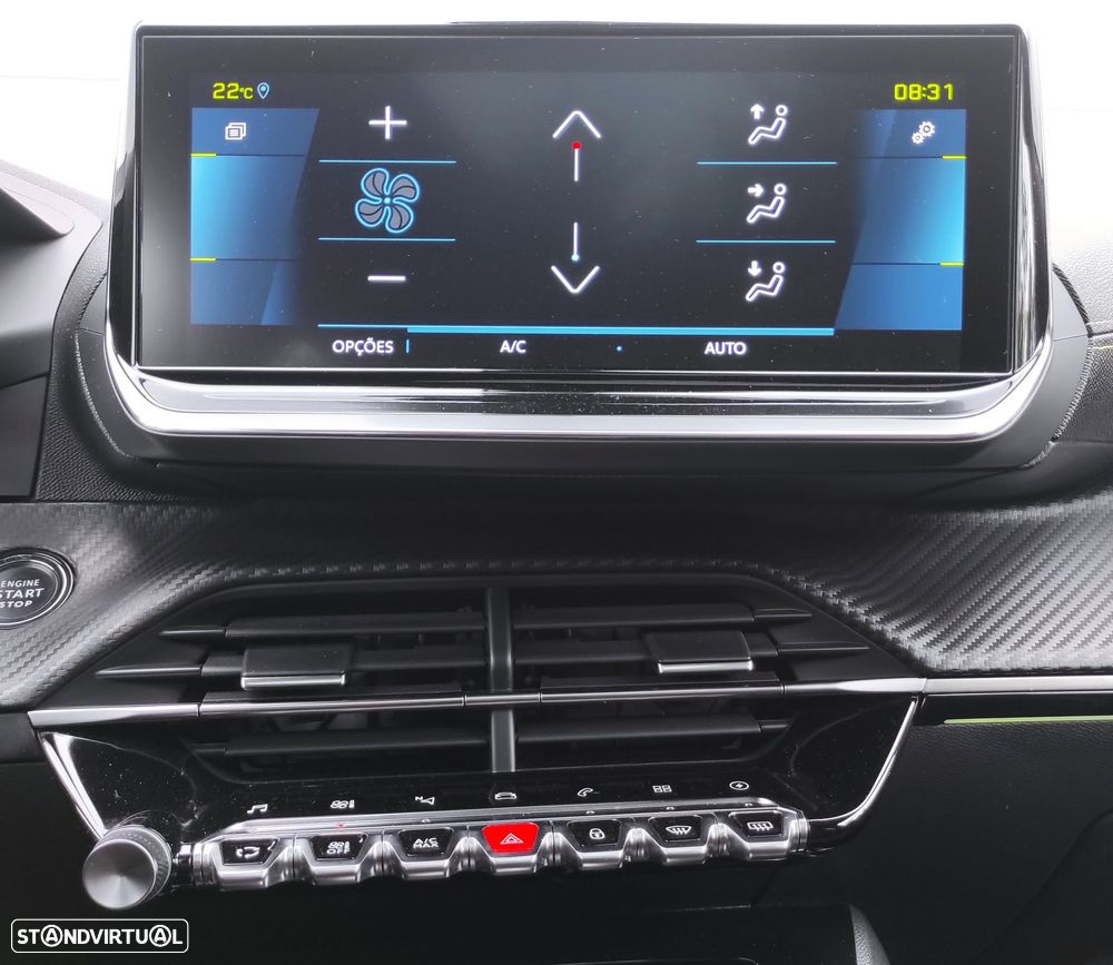 Peugeot e-208 GT - 32