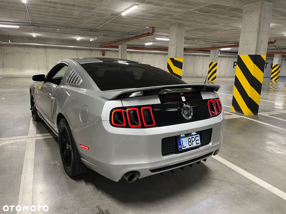 Ford Mustang 5.0 V8 GT Premium - 6