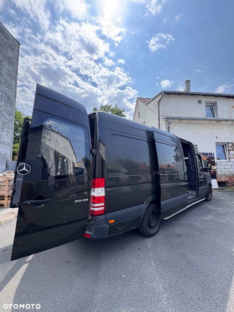 Mercedes-Benz Sprinter - 1