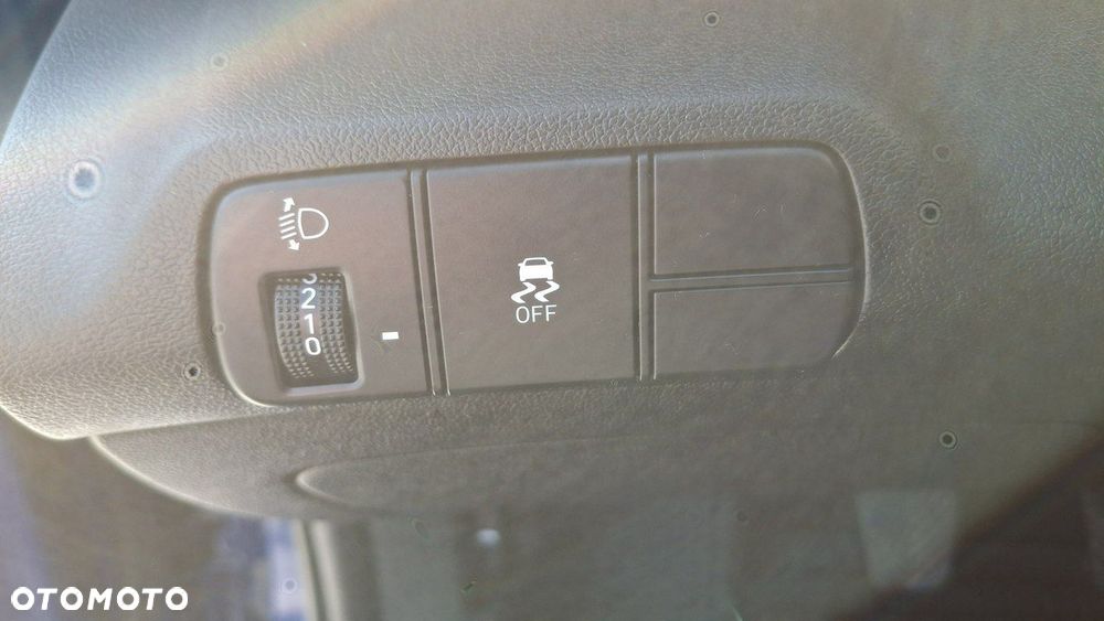 Hyundai Elantra - 16